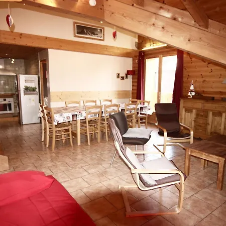 Le Pelvoux Apartment *